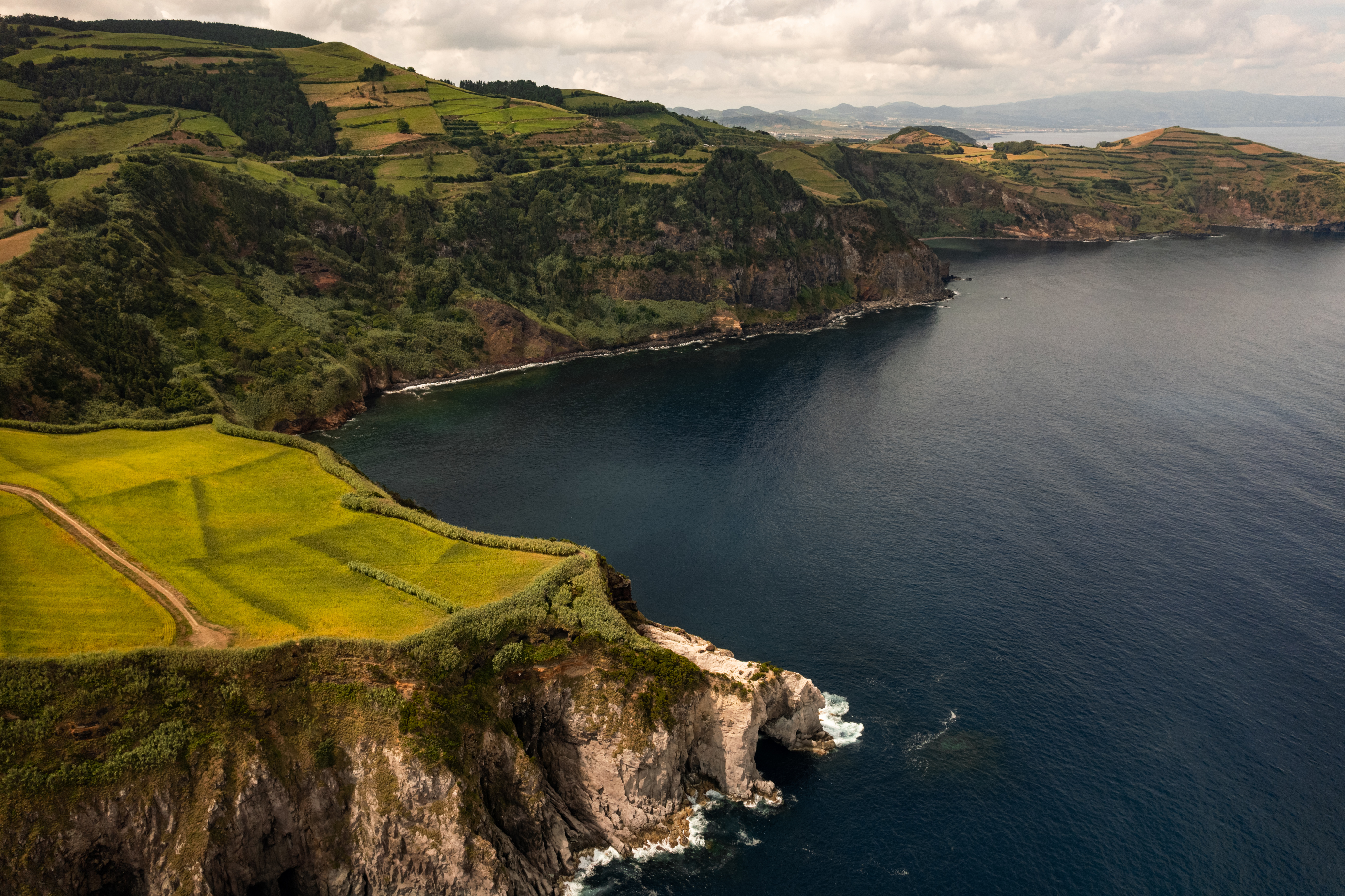 Falésias basálticas, Açores